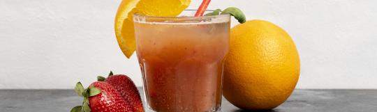 jugo naranja y frutilla