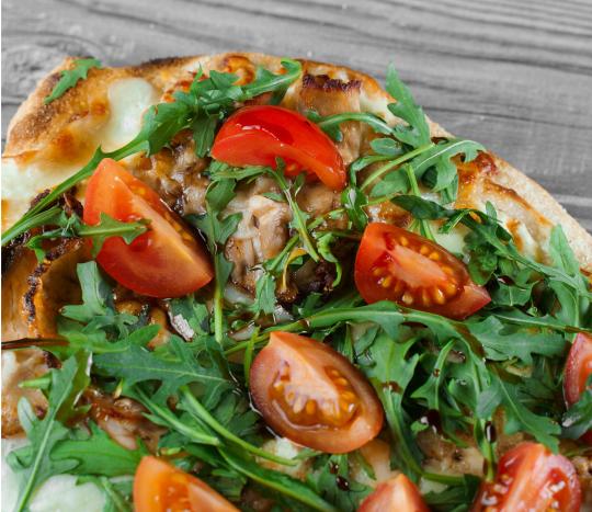 pizza de pollo y rucula